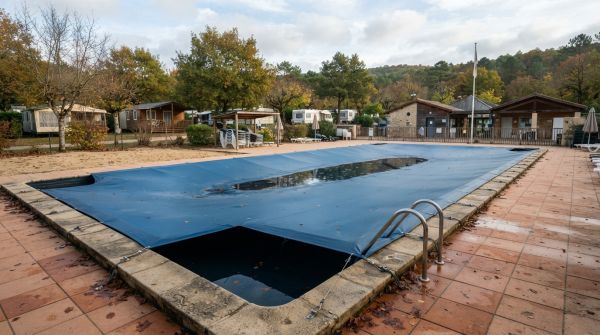 Options innovantes pour couvrir une piscine de camping